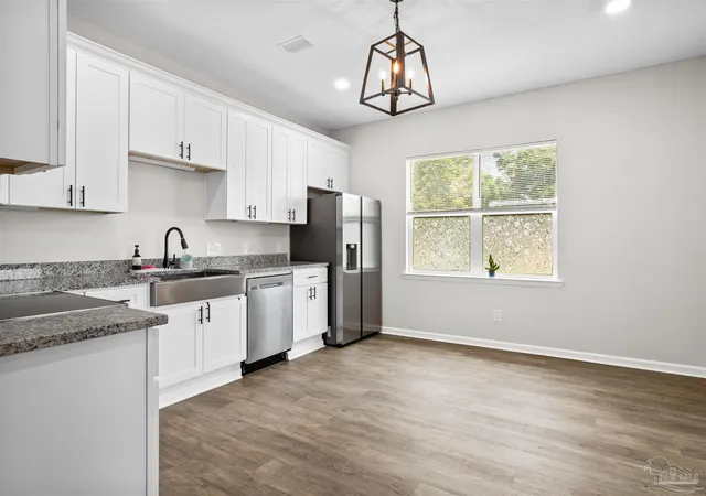 Photo 2 of Single family home for sale at 1100 W La Rua St, Pensacola, FL 32501 | MLS# 689105 | Listing updated on 2026-09-24