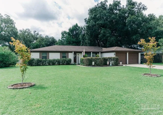 Photo 3 of Single family home for sale at 2017 Inda Ave, Pensacola, FL 32526 | MLS# 689246 | Listing updated on 2026-10-23