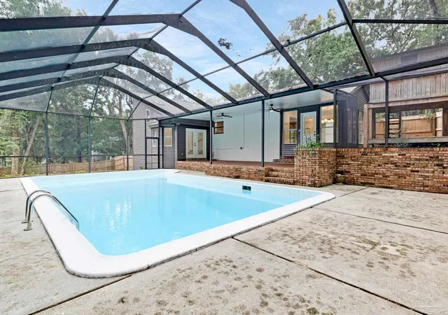 Photo 3 of Single family home for sale at 5720 Avenida Robledal, Pensacola, FL 32504 | MLS# 689628 | Listing updated on 2026-10-07