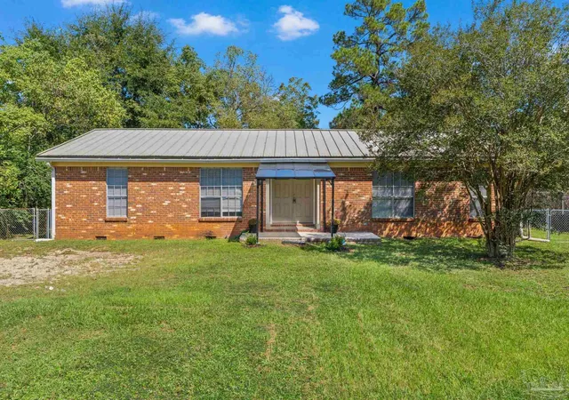 Photo 1 of Single family home for sale at 6430 W 9 Mile Rd, Pensacola, FL 32526 | MLS# 689798 | Listing updated on 2026-10-01