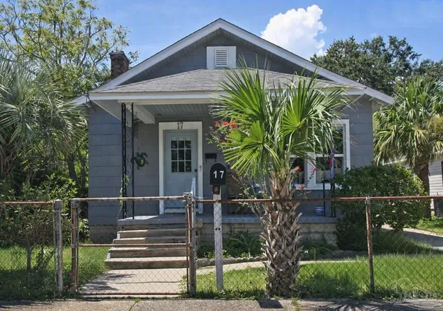 Photo 1 of Single family home for sale at 17 N F St, Pensacola, FL 32502 | MLS# 688550 | Listing updated on 2026-09-11