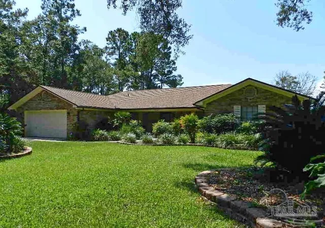 Photo 2 of Single family home for sale at 5639 Bay Forest Dr, Pensacola, FL 32526 | MLS# 689096 | Listing updated on 2026-10-13