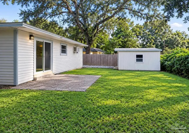 Photo 3 of Single family home for sale at 8 Feldor Dr, Pensacola, FL 32506 | MLS# 688706 | Listing updated on 2026-09-09