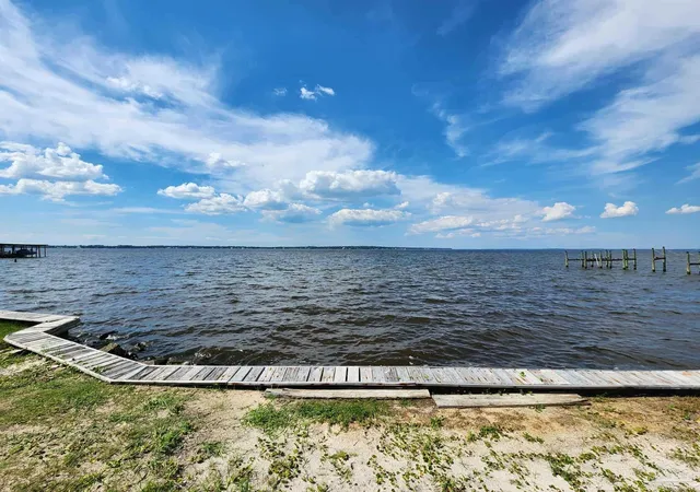 Photo 3 of Single family home for sale at 5450 N Shore Rd, Pensacola, FL 32507 | MLS# 689929 | Listing updated on 2026-10-07