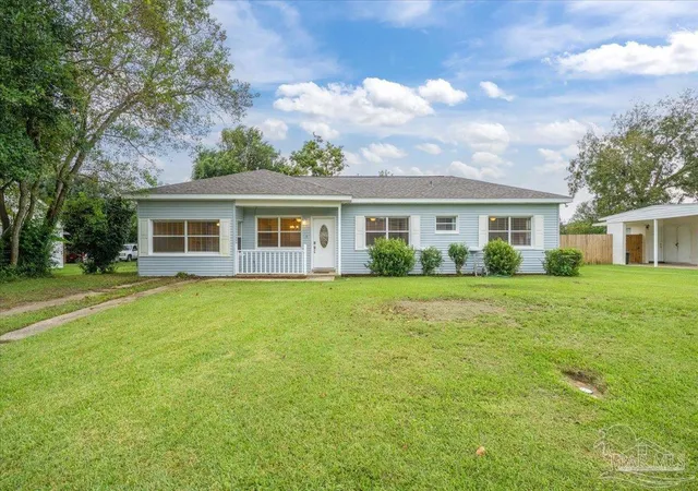 Photo 1 of Single family home for sale at 5 Benton Rd, Pensacola, FL 32506 | MLS# 690059 | Listing updated on 2026-10-21