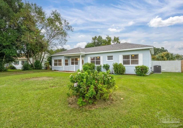 Photo 2 of Single family home for sale at 5 Benton Rd, Pensacola, FL 32506 | MLS# 690059 | Listing updated on 2026-10-21