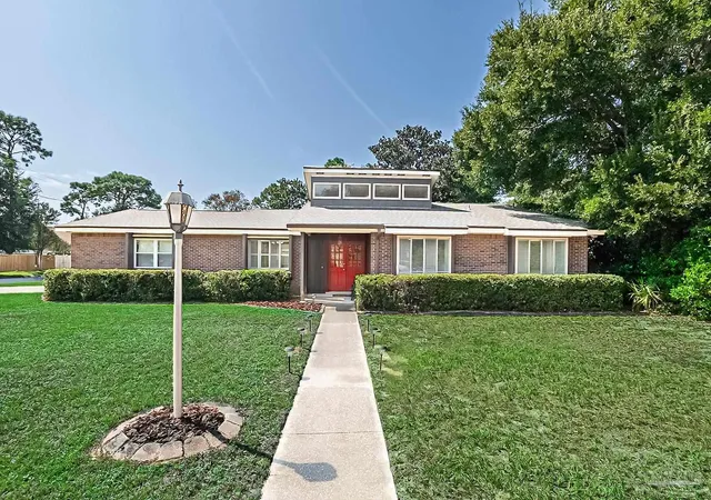 Photo 3 of Single family home for sale at 3495 Brookshire Dr, Pensacola, FL 32504 | MLS# 689752 | Listing updated on 2026-10-20
