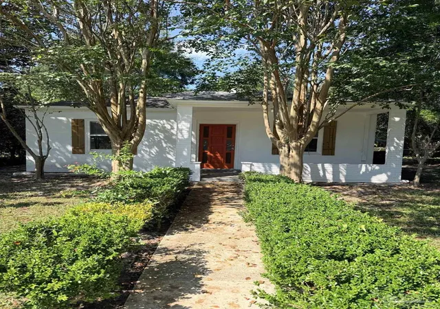 Photo 1 of Single family home for sale at 13 Lincoln Rd, Pensacola, FL 32507 | MLS# 689150 | Listing updated on 2026-09-18