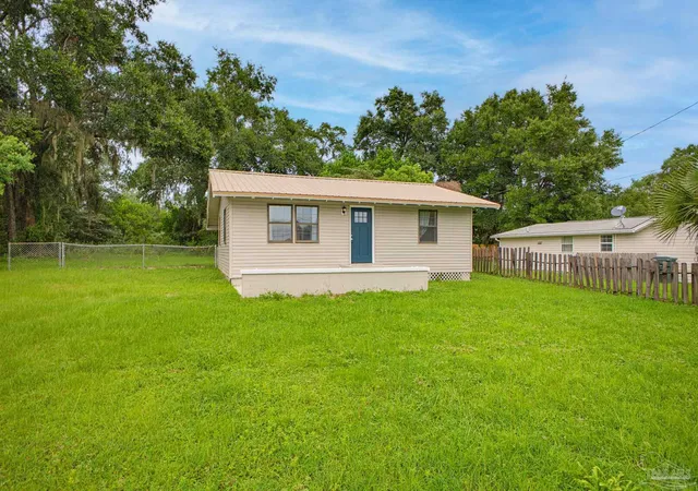 Photo 3 of Single family home for sale at 5365 Munson Hwy, Milton, FL 32570 | MLS# 688927 | Listing updated on 2026-10-07
