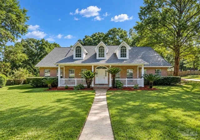 Photo 1 of Single family home for sale at 5232 Emerald Dr, Milton, FL 32571 | MLS# 689837 | Listing updated on 2026-10-21