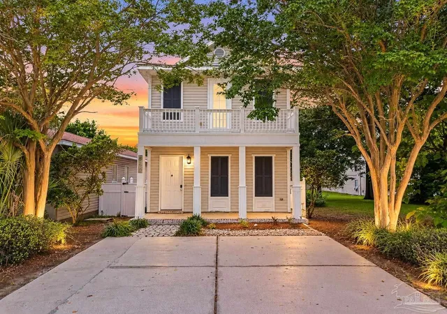 Photo 1 of Single family home for sale at 811 N Tarragona St, Pensacola, FL 32501 | MLS# 687723 | Listing updated on 2026-09-11