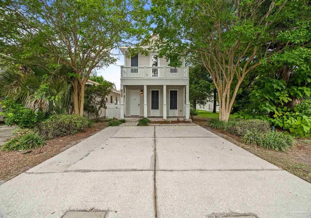 Photo 3 of Single family home for sale at 811 N Tarragona St, Pensacola, FL 32501 | MLS# 687723 | Listing updated on 2026-09-11
