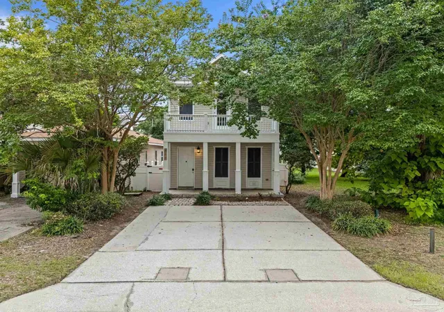 Photo 3 of Single family home for sale at 811 N Tarragona St, Pensacola, FL 32501 | MLS# 687723 | Listing updated on 2026-10-05