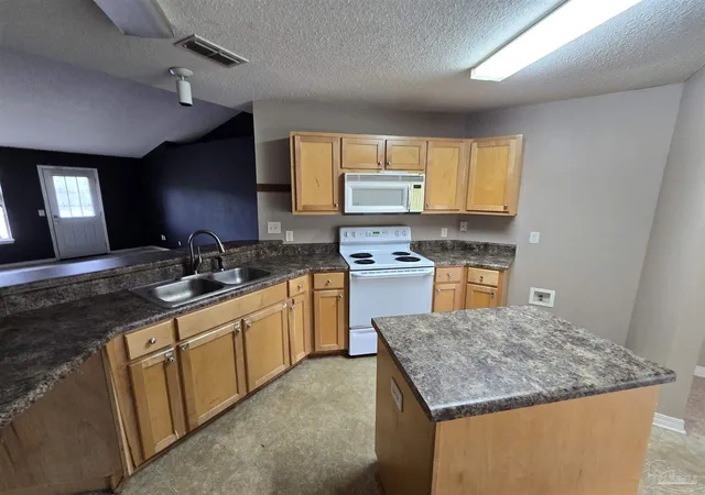 Photo 3 of Single family home for sale at 4788 La Casa Cir, Milton, FL 32571 | MLS# 688357 | Listing updated on 2026-09-08