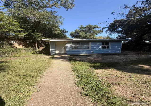 Photo 3 of Single family home for sale at 2602 N M St, Pensacola, FL 32501 | MLS# 689689 | Listing updated on 2026-09-30