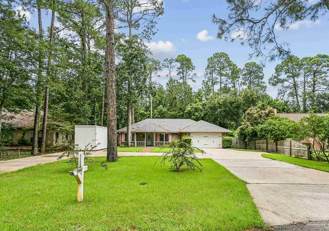 Photo 2 of Single family home for sale at 2908 Coral Strip Pkwy, Gulf Breeze, FL 32563 | MLS# 688306 | Listing updated on 2026-09-03