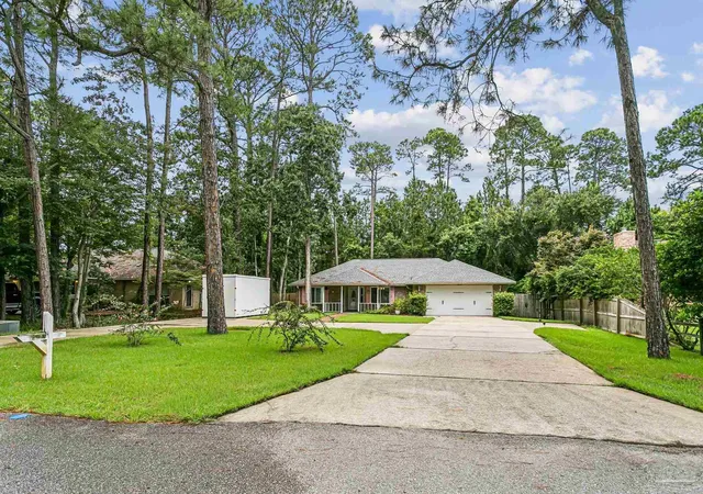 Photo 3 of Single family home for sale at 2908 Coral Strip Pkwy, Gulf Breeze, FL 32563 | MLS# 688306 | Listing updated on 2026-09-03
