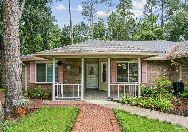 Photo 4 of Single family home for sale at 2908 Coral Strip Pkwy, Gulf Breeze, FL 32563 | MLS# 688306 | Listing updated on 2026-09-03