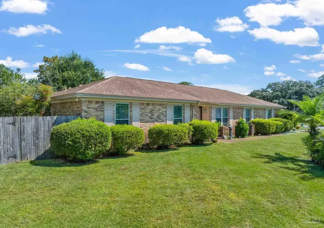 Photo 2 of Single family home for sale at 2352 Silversides Loop, Pensacola, FL 32526 | MLS# 690002 | Listing updated on 2026-10-07