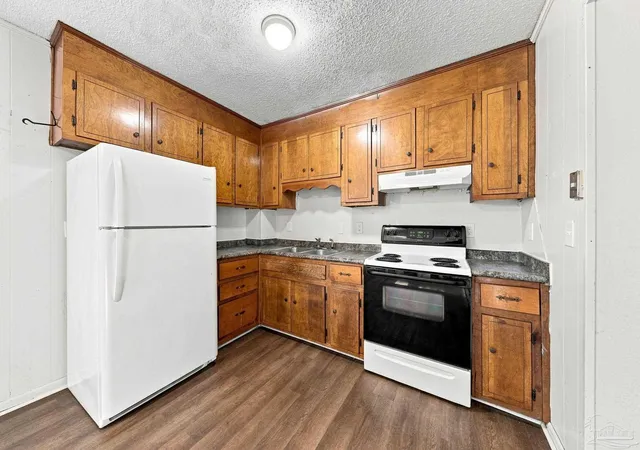 Photo 3 of Townhouse for sale at 2411 N East St, Pensacola, FL 32501 | MLS# 688583 | Listing updated on 2026-10-20