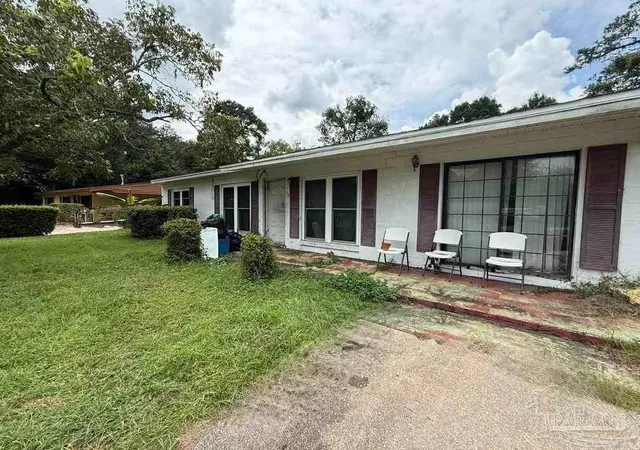 Photo 2 of Single family home for sale at 718 Wenonah St, Pensacola, FL 32505 | MLS# 688896 | Listing updated on 2026-09-14