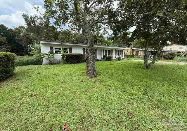 Photo 3 of Single family home for sale at 718 Wenonah St, Pensacola, FL 32505 | MLS# 688896 | Listing updated on 2026-09-14