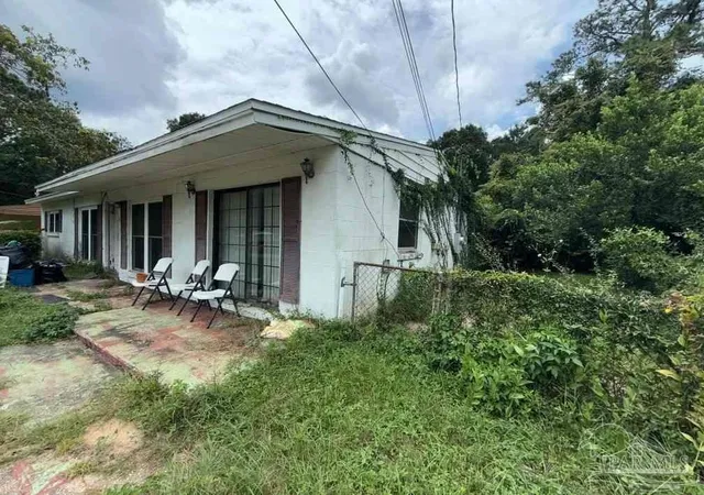 Photo 4 of Single family home for sale at 718 Wenonah St, Pensacola, FL 32505 | MLS# 688896 | Listing updated on 2026-09-14
