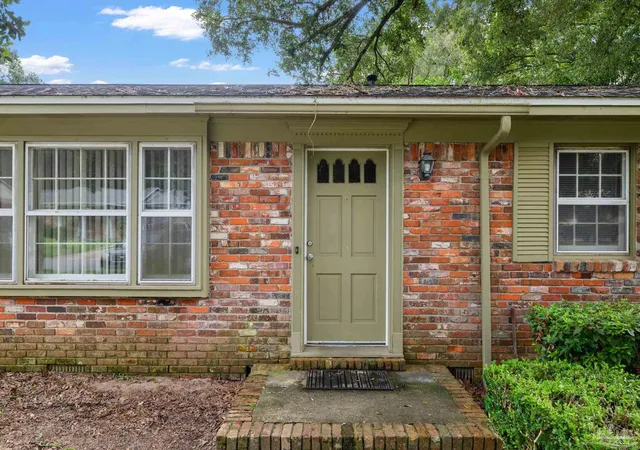 Photo 2 of Single family home for sale at 607 Wynnehurst St, Pensacola, FL 32503 | MLS# 688879 | Listing updated on 2026-09-11