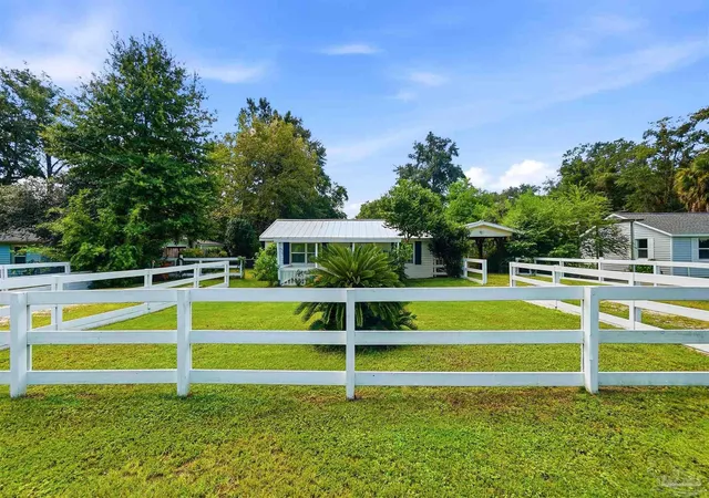 Photo 2 of Single family home for sale at 3955 Diamond St, Milton, FL 32571 | MLS# 688772 | Listing updated on 2026-09-14