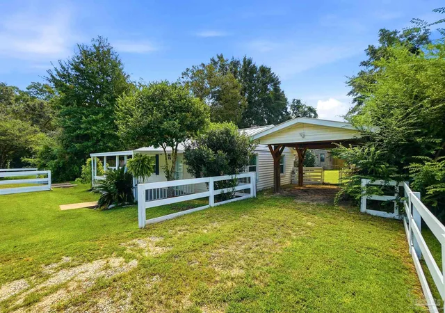 Photo 3 of Single family home for sale at 3955 Diamond St, Milton, FL 32571 | MLS# 688772 | Listing updated on 2026-09-14