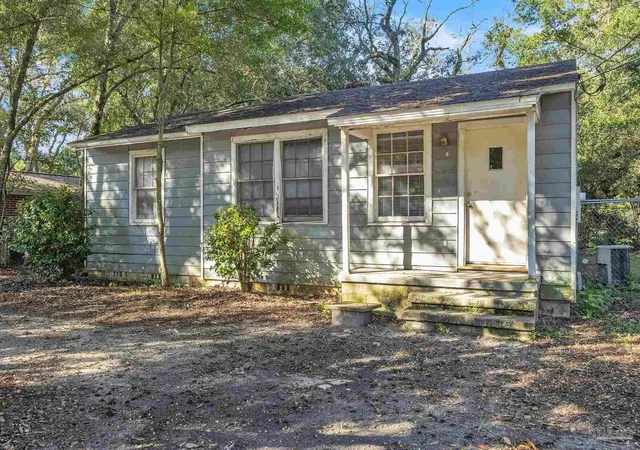Photo 1 of Single family home for sale at 33 Kennington Dr, Pensacola, FL 32507 | MLS# 689522 | Listing updated on 2026-10-23