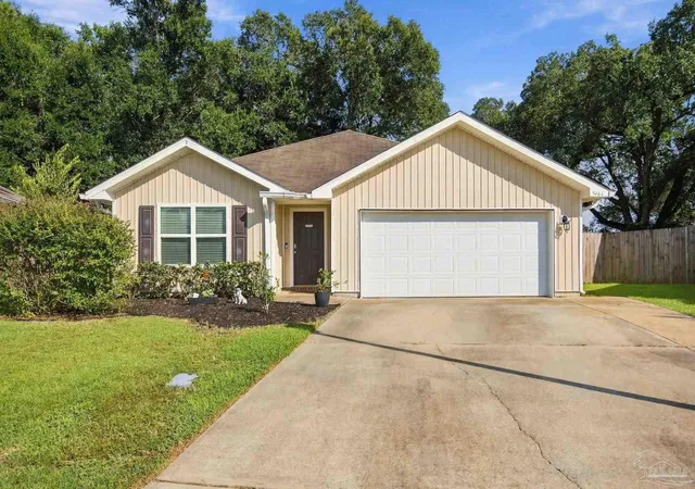 Photo 2 of Single family home for sale at 9466 Lutoo Ln, Pensacola, FL 32526 | MLS# 689576 | Listing updated on 2026-09-26
