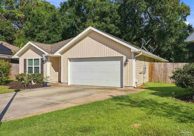 Photo 3 of Single family home for sale at 9466 Lutoo Ln, Pensacola, FL 32526 | MLS# 689576 | Listing updated on 2026-09-26