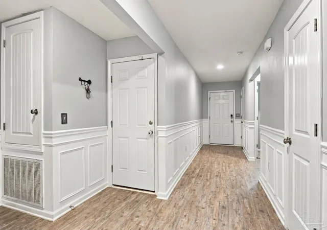 Photo 4 of Single family home for sale at 9466 Lutoo Ln, Pensacola, FL 32526 | MLS# 689576 | Listing updated on 2026-09-26