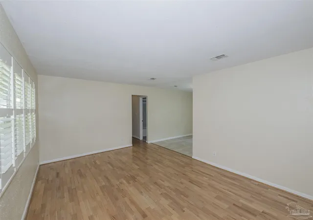 Photo 3 of Single family home for sale at 3220 Keating Rd, Pensacola, FL 32504 | MLS# 688619 | Listing updated on 2026-09-09