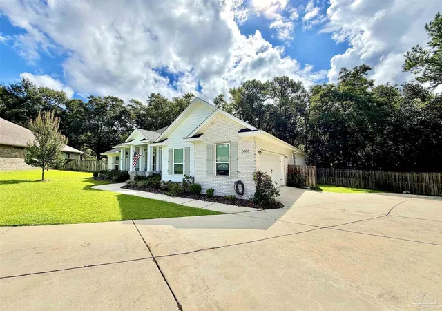 Photo 3 of Single family home for sale at 5886 Augustine Dr, Milton, FL 32571 | MLS# 688588 | Listing updated on 2026-09-05