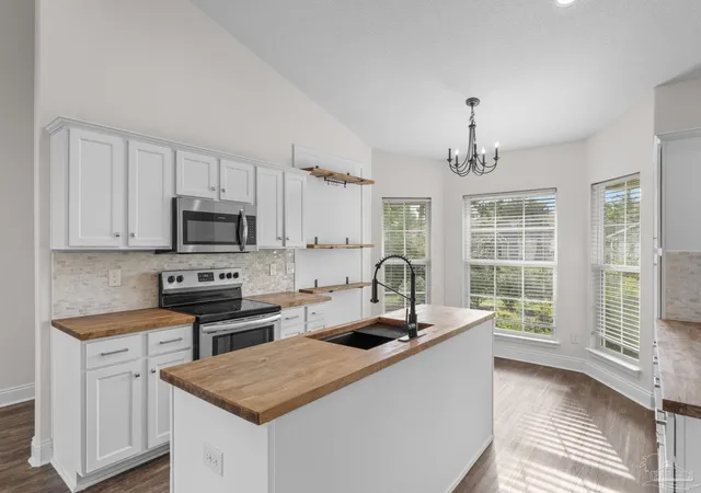Photo 3 of Sale Pending at 1962 Pentagon St, Gulf Breeze, FL 32563 | MLS# 688942 | Listing updated on 2026-10-06