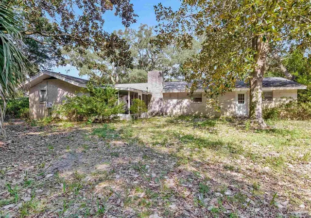 Photo 3 of Single family home for sale at 208 Cordoba St, Gulf Breeze, FL 32561 | MLS# 688621 | Listing updated on 2026-09-11