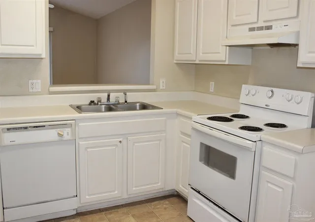 Photo 3 of Single family home for sale at 213 Valdosta Ave, Pensacola, FL 32507 | MLS# 688501 | Listing updated on 2026-09-16