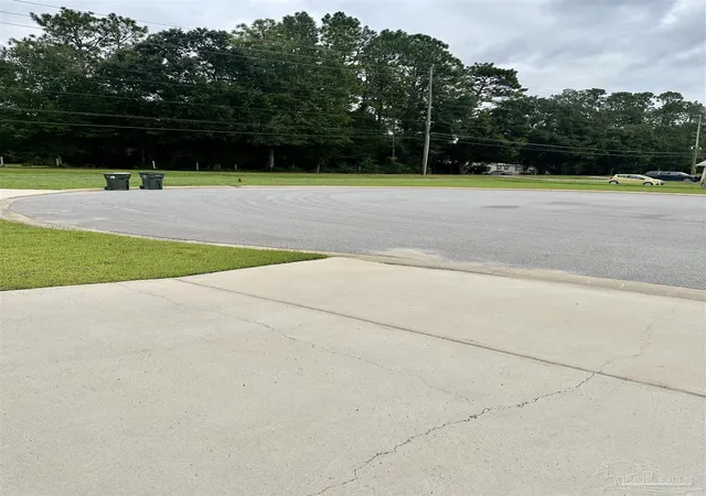 Photo 2 of Single family home for sale at 6308 Berenice Cir, Pensacola, FL 32526 | MLS# 690000 | Listing updated on 2026-10-07