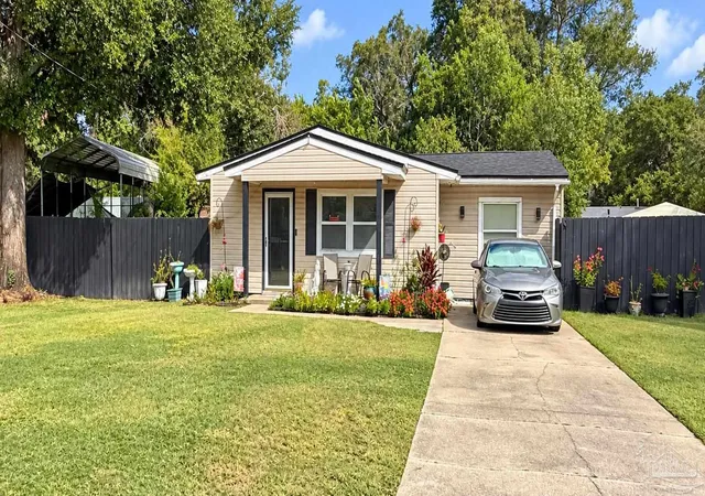 Photo 1 of Single family home for sale at 4660 Kimberly Dr, Pensacola, FL 32526 | MLS# 690066 | Listing updated on 2026-10-20