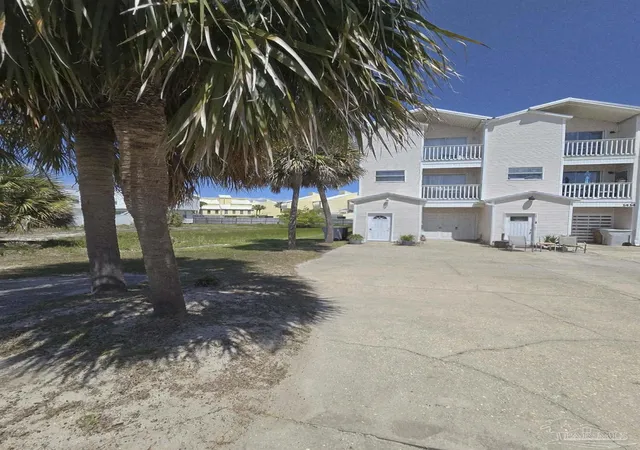 Photo 2 of Single family home for sale at 1414 Bahia Dr #D, Navarre, FL 32566 | MLS# 688901 | Listing updated on 2026-09-12
