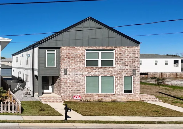 Multi family home for sale at 1150 W Intendencia St, Pensacola, FL 32502 | MLS# 690034