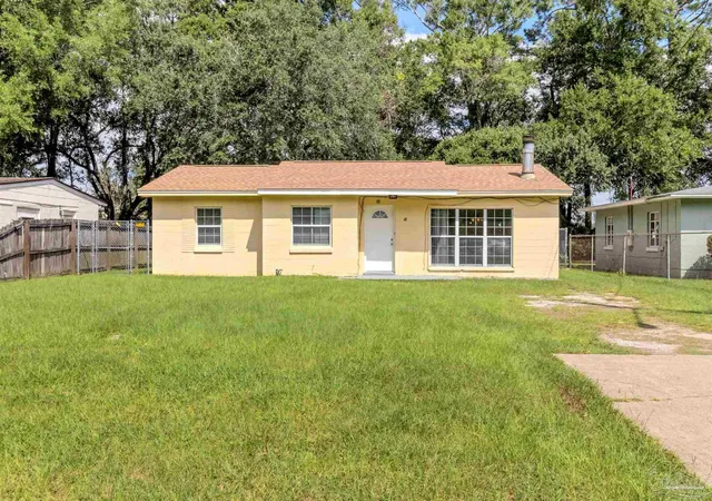 Photo 1 of Sale Pending at 48 Pen Hvn Dr, Pensacola, FL 32506 | MLS# 689744 | Listing updated on 2026-10-19