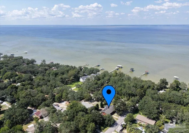 Photo 2 of Single family home for sale at 1695 Beechwood Dr, Gulf Breeze, FL 32563 | MLS# 689166 | Listing updated on 2026-10-02