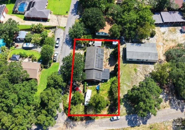 Photo 3 of Single family home for sale at 1695 Beechwood Dr, Gulf Breeze, FL 32563 | MLS# 689166 | Listing updated on 2026-10-02