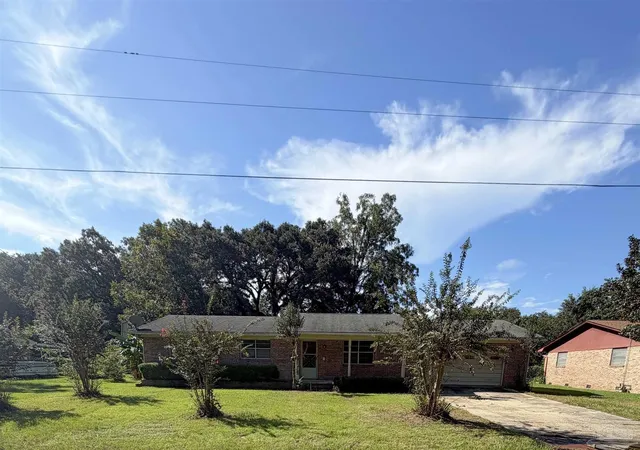 Photo 1 of Single family home for sale at 17 Seminole Trl, Pensacola, FL 32506 | MLS# 688968 | Listing updated on 2026-10-23