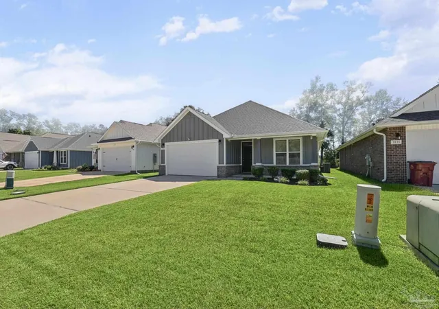 Photo 2 of Single family home for sale at 3839 Shady Grv Dr, Milton, FL 32571 | MLS# 689402 | Listing updated on 2026-09-24