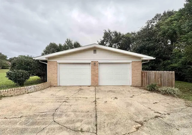 Photo 3 of Single family home for sale at 6384 Confederate Dr, Pensacola, FL 32503 | MLS# 681616 | Listing updated on 2026-10-14