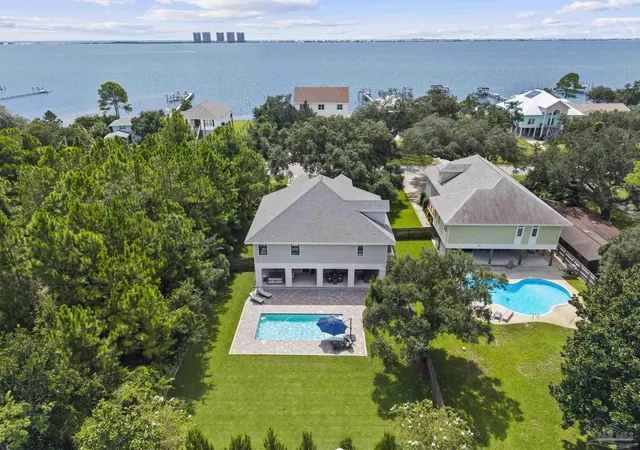 Photo 2 of Single family home for sale at 3224 Bay St, Gulf Breeze, FL 32563 | MLS# 687699 | Listing updated on 2026-09-05